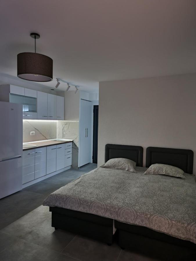 Apartments Vranes Tivat Exterior foto