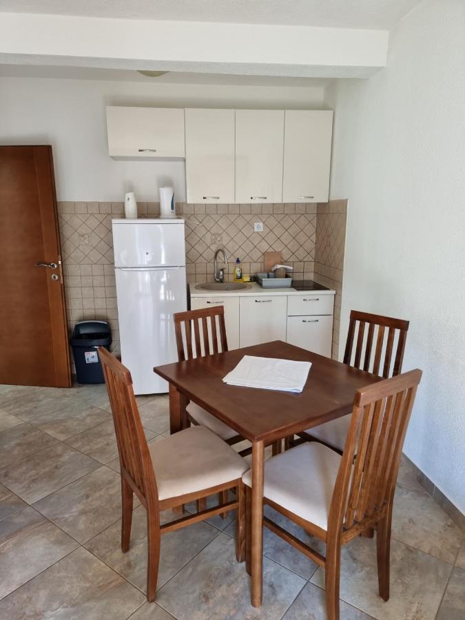 Apartments Vranes Tivat Exterior foto
